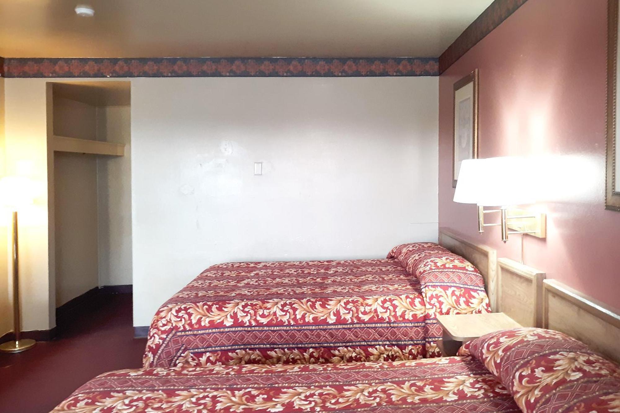 Oyo Hotel Kings At Clovis Esterno foto